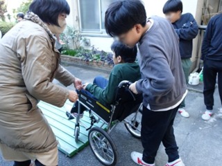 2024-1119車いす5年3.JPG